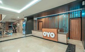 OYO Flagship 728 Baileys Apartment Near RS Aria Sentra Medika
